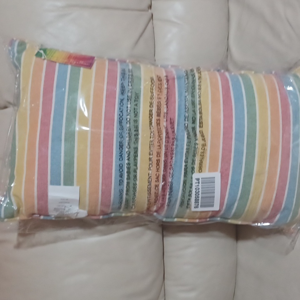Pillow - Picture 2 of 3
